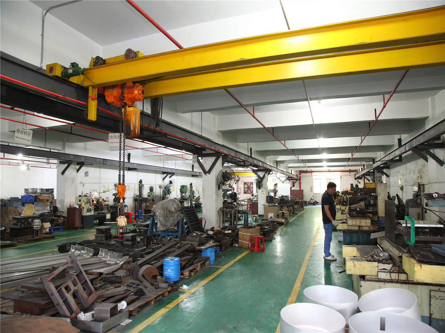 Daily maintenance and management of hardware stamping dies.