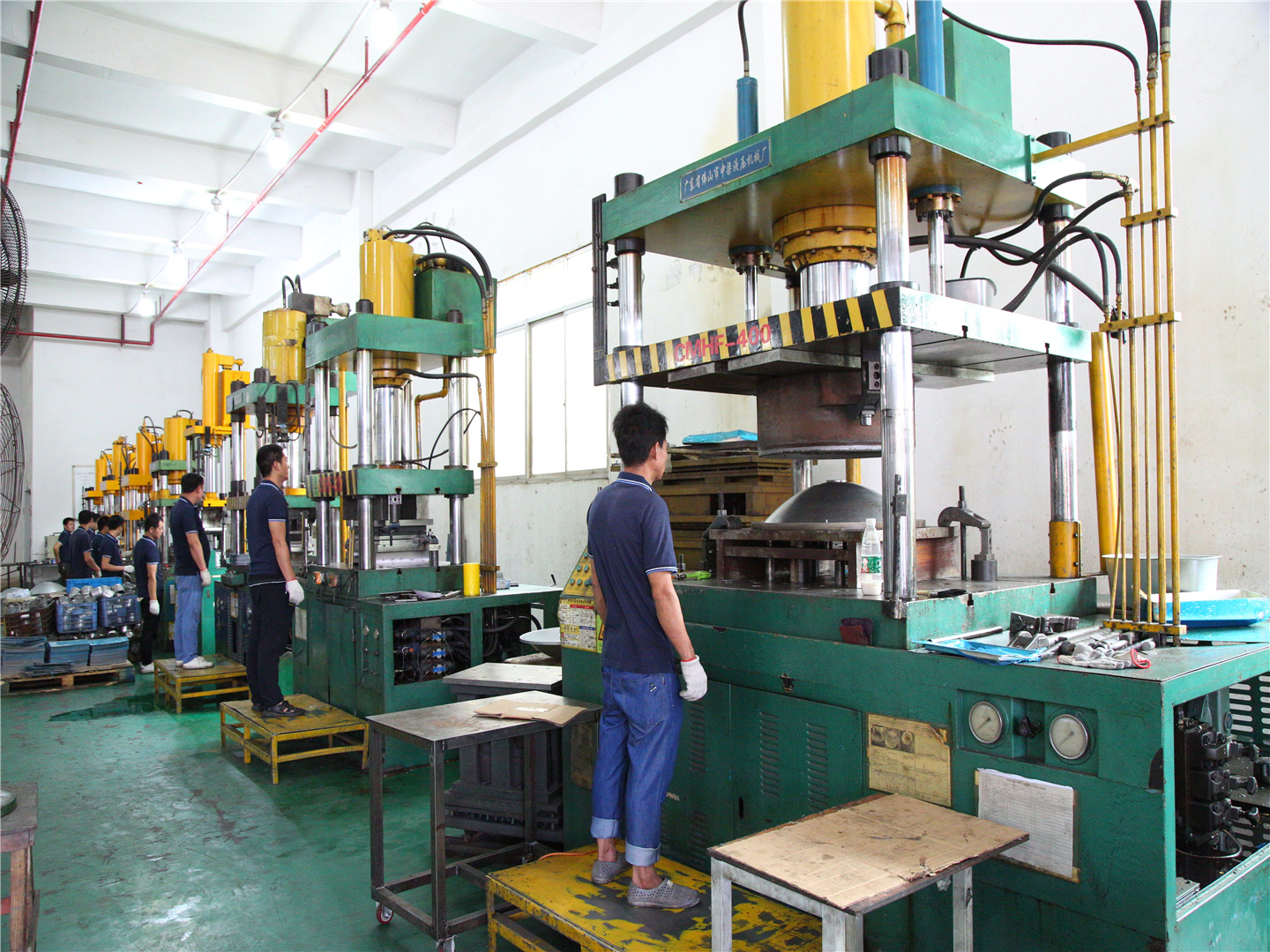 Process characteristics of shell stretching and stamping parts